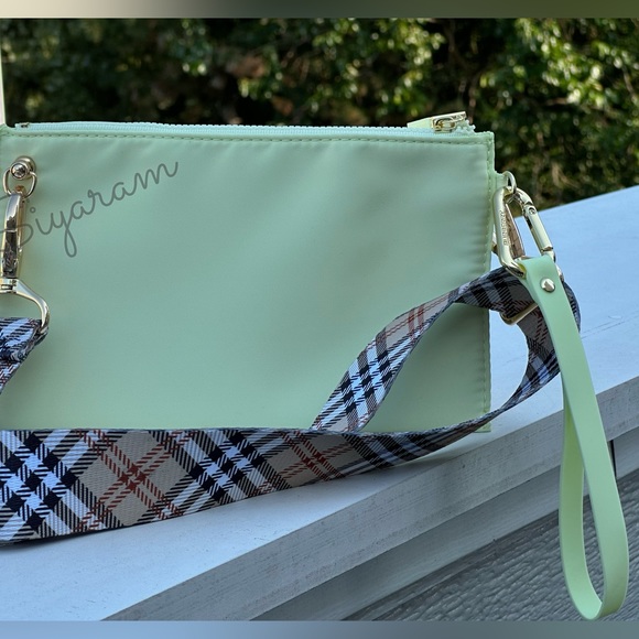 Burberry purse/ clutch/ wristlet / cosmetic  bag to crossbody bag